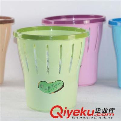 糖果色垃圾桶 為生活注入一抹亮色，輕松收納，悅享清潔